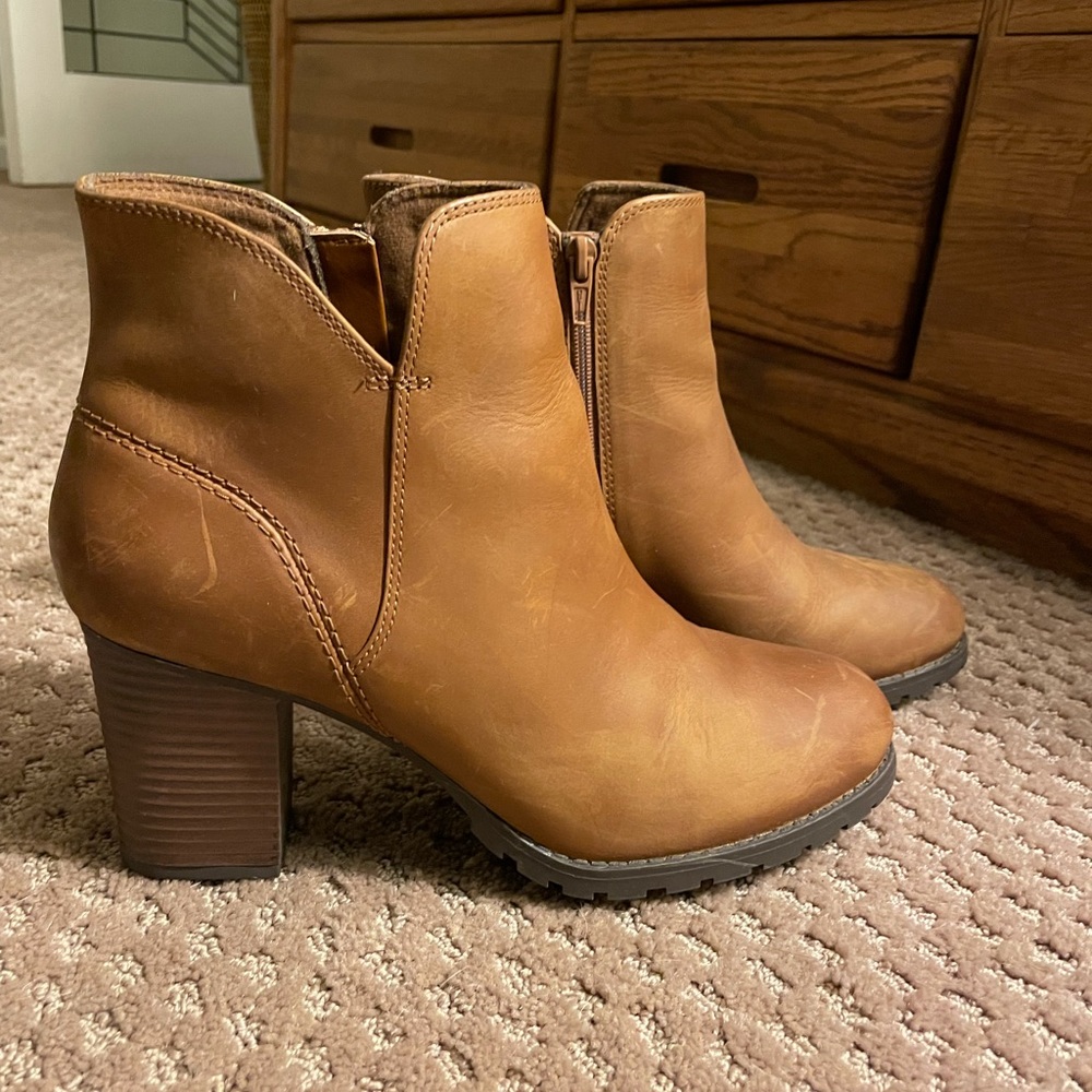 Clarks brown leather booties